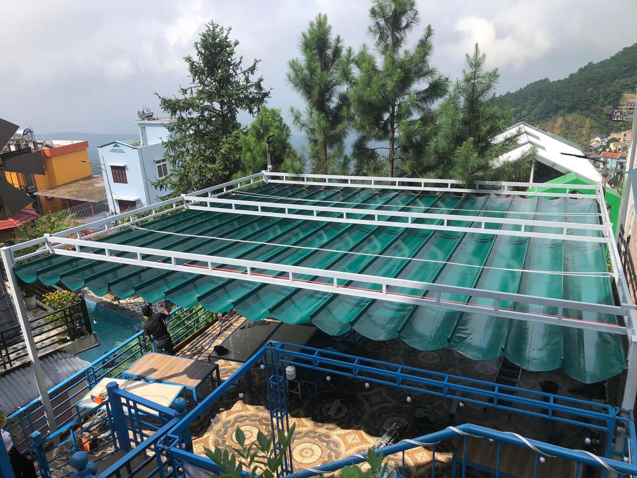 Bạt che mưa sân quán cà phê