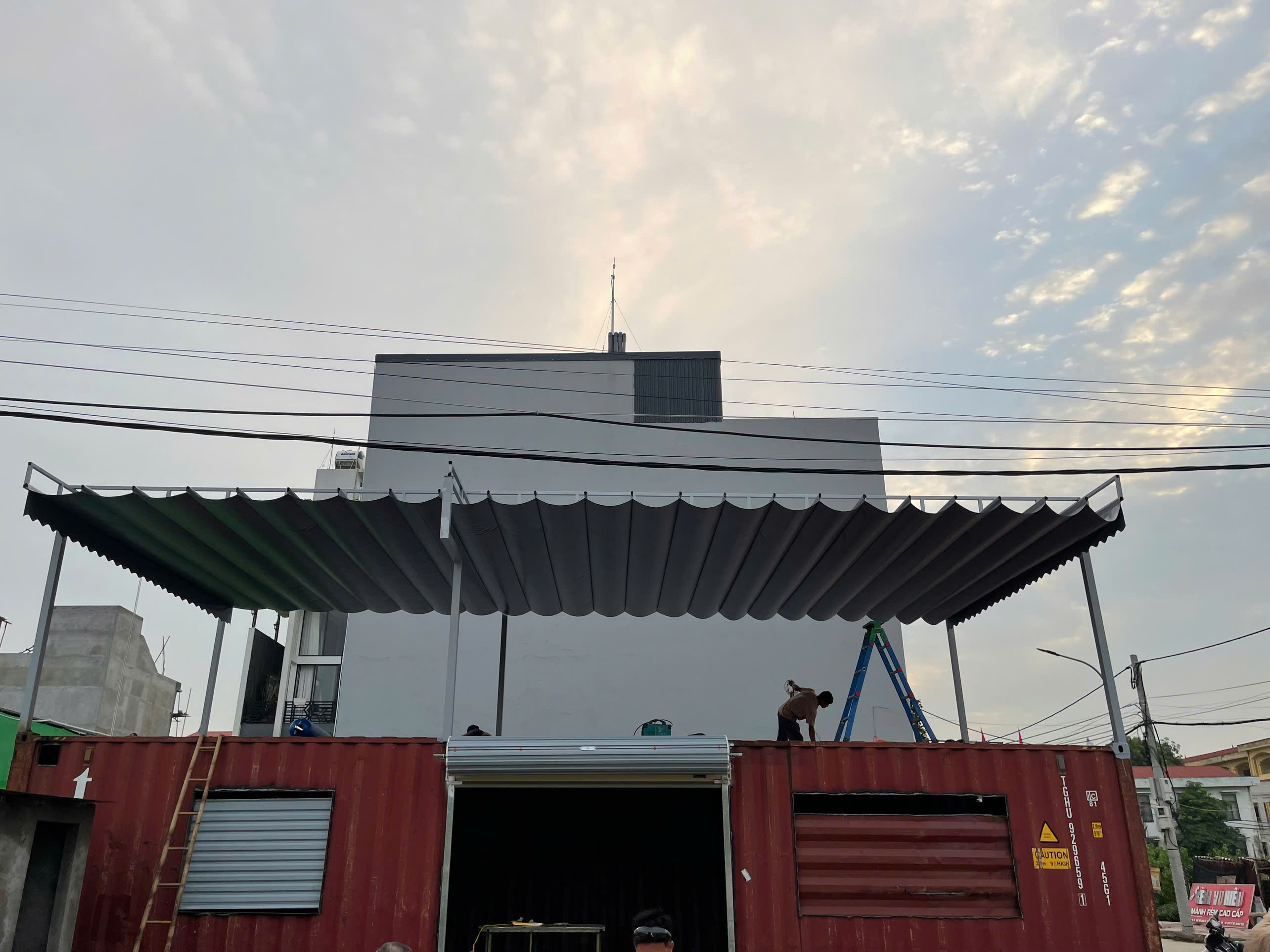 mái kéo thẩm mỹ long biên